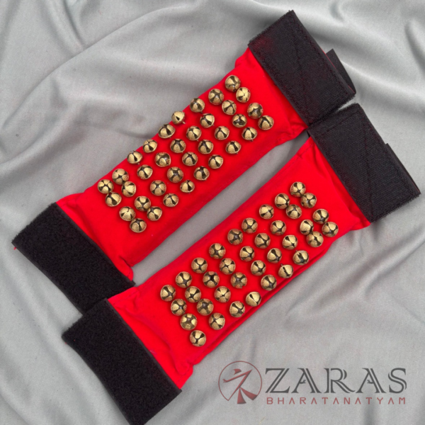 Traditional ghungroo for Bharatanatyam performances, Durable anklets for classical dance practice.